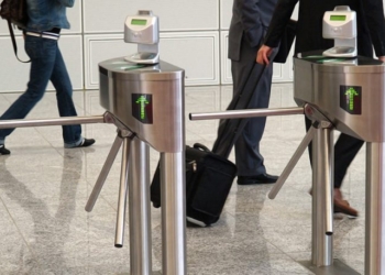 Турникеты с распашными створками: виды и установка